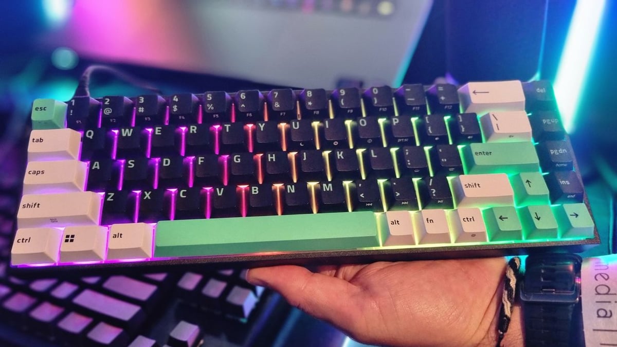  I got my hands on Razer's new $50 mechanical mini keeb and it makes a damn good first impression 